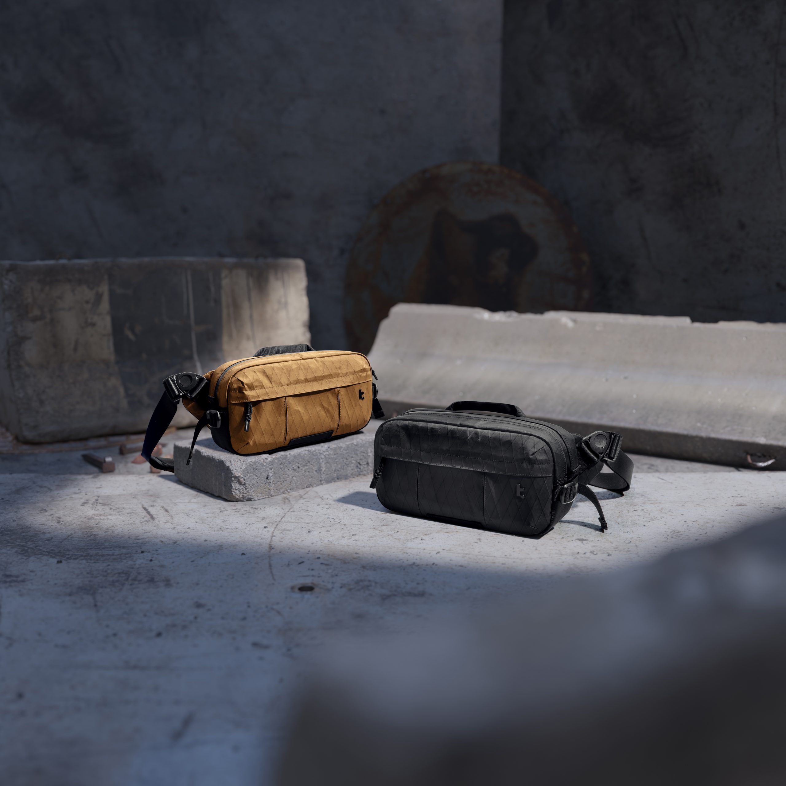 Túi Đeo Chéo TOMTOC WANDER T26 Steam Deck / Rog Ally Daily Sling – T26S1