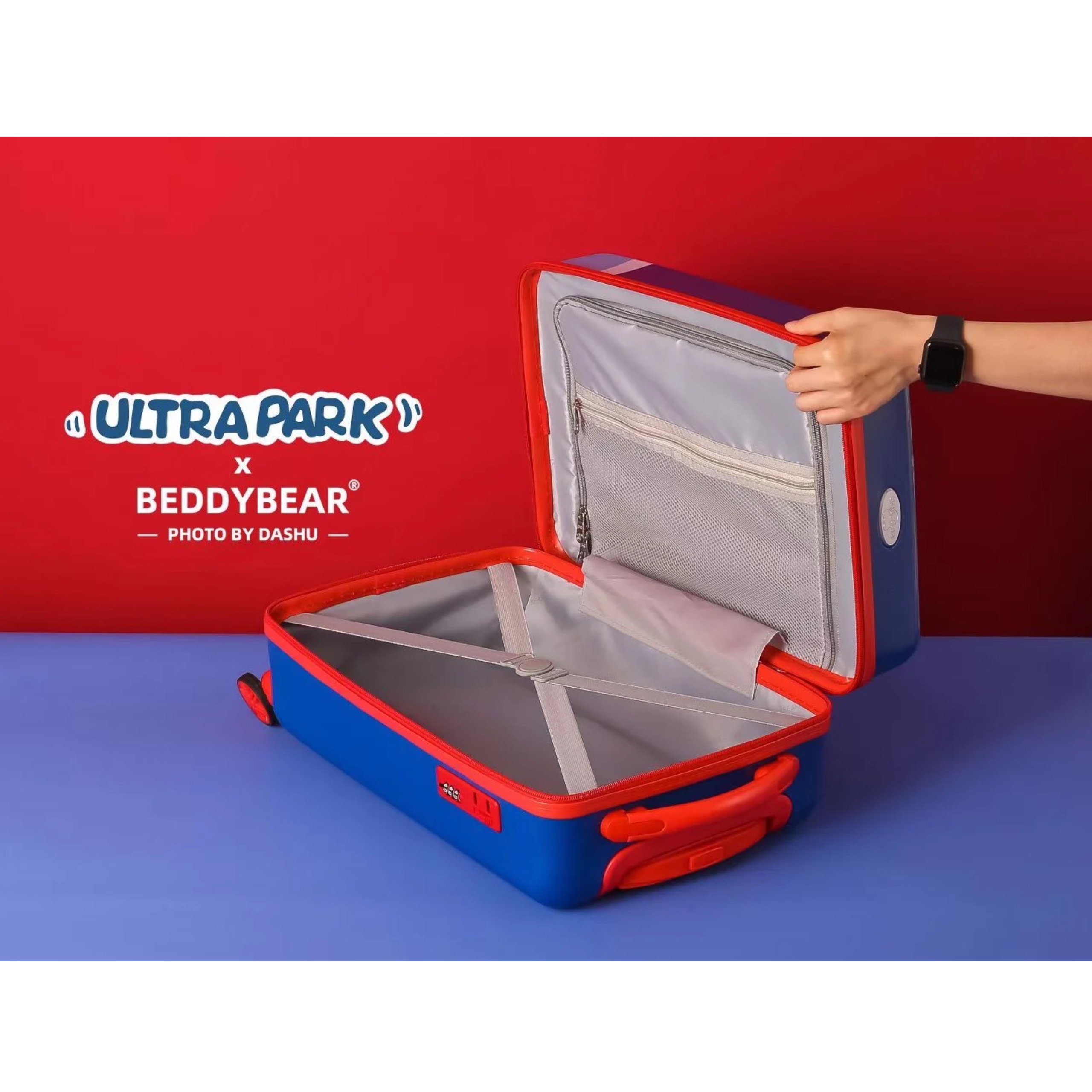 Vali Kéo Nhựa Cho Bé BEDDYBEAR In Hình Dập Nổi 3D Ultral Man Size Xách Tay 17 inch LV-ULTRAL
