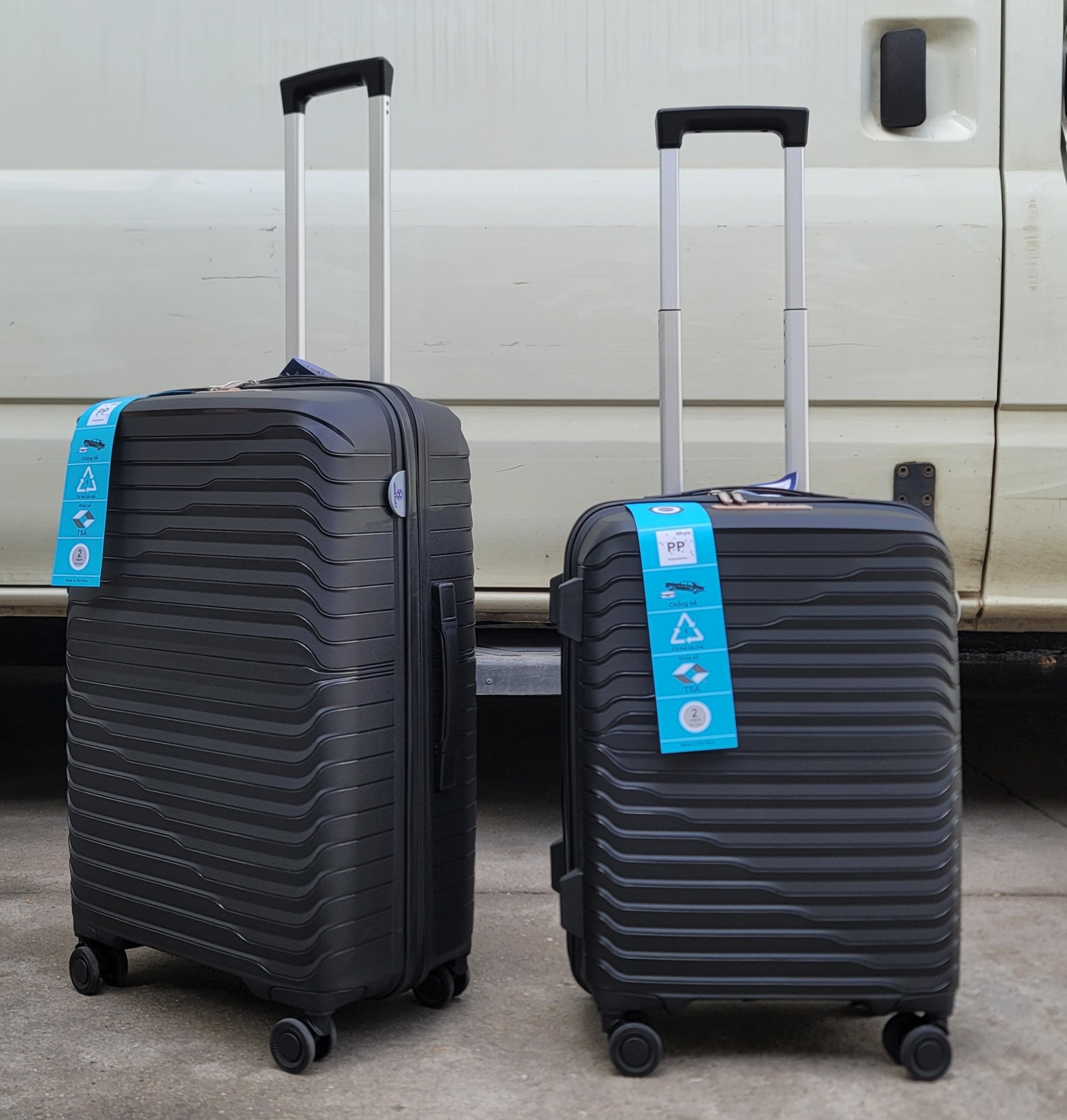 Vali Nhựa Xách Tay Size 20 inch HÙNG PHÁT UZO 661