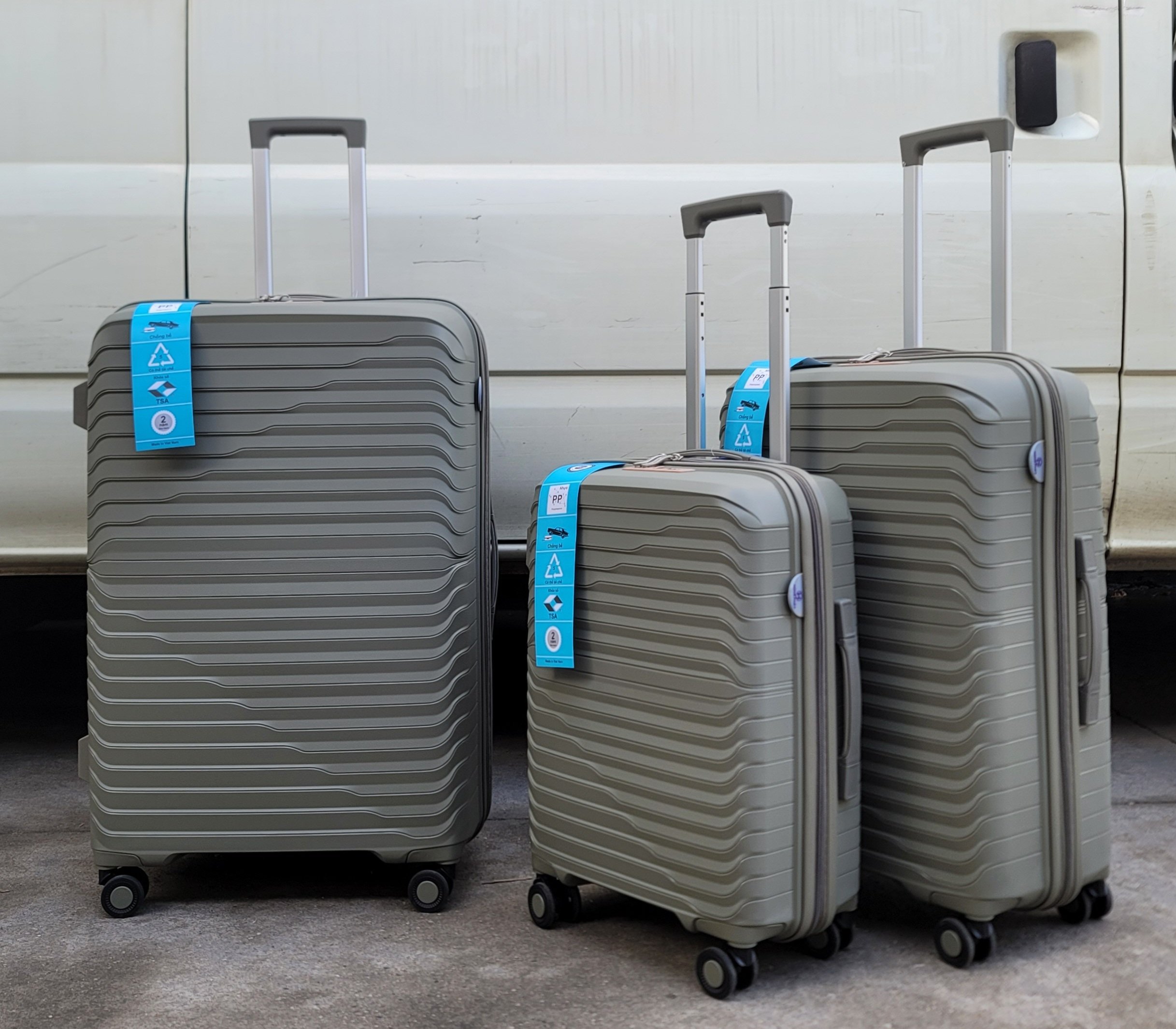 Vali Nhựa Ký Gửi Size 24 inch HÙNG PHÁT UZO 661