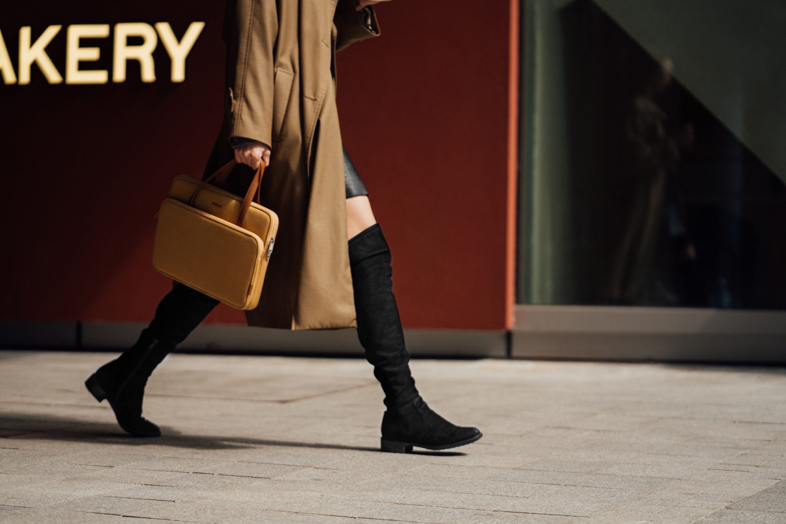 Túi Xách TOMTOC HER H21 / A11 Briefcase Premium Dành Cho Macbook 14 inch