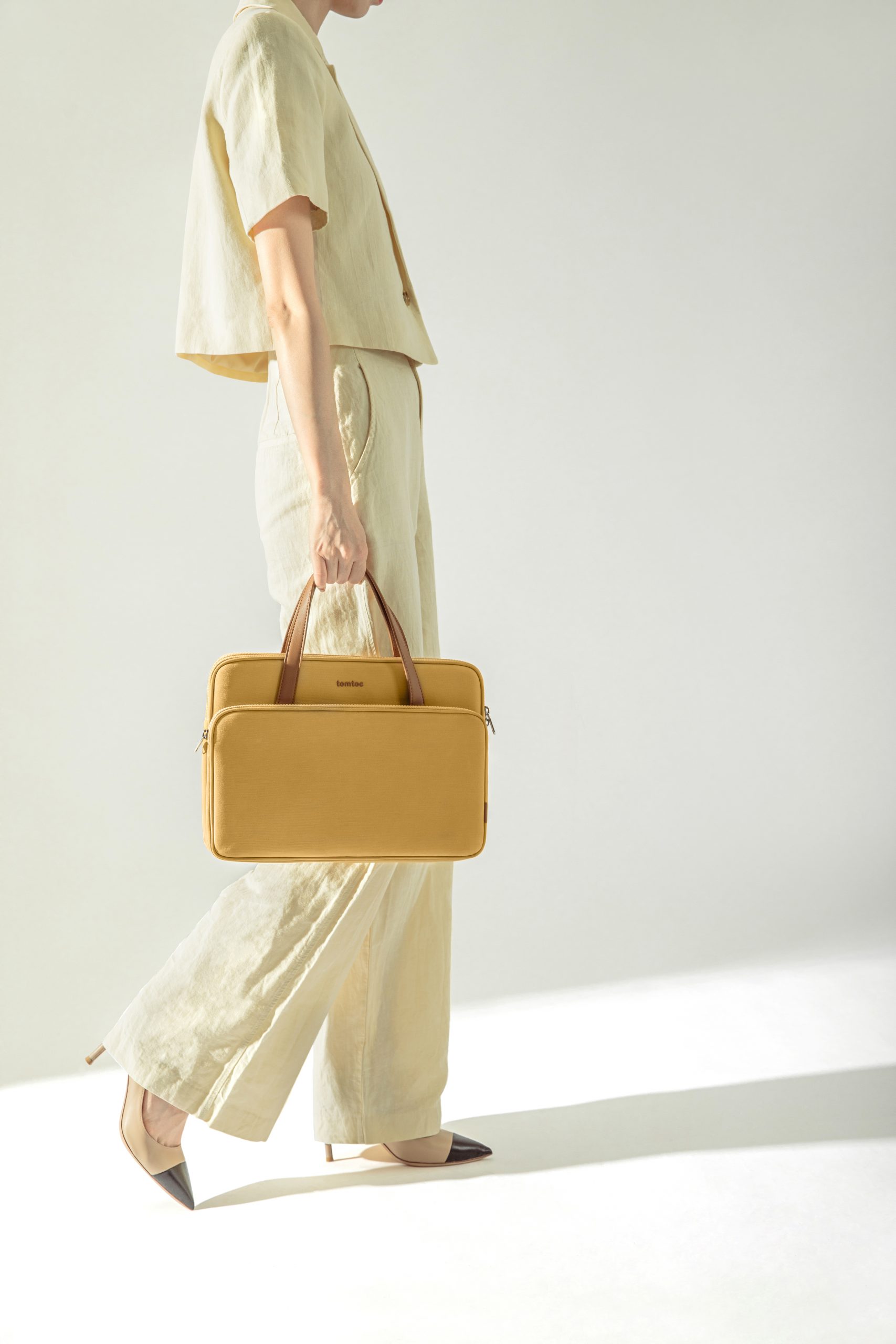 Túi Xách TOMTOC HER H21 / A11 Briefcase Premium Dành Cho Macbook 14 inch