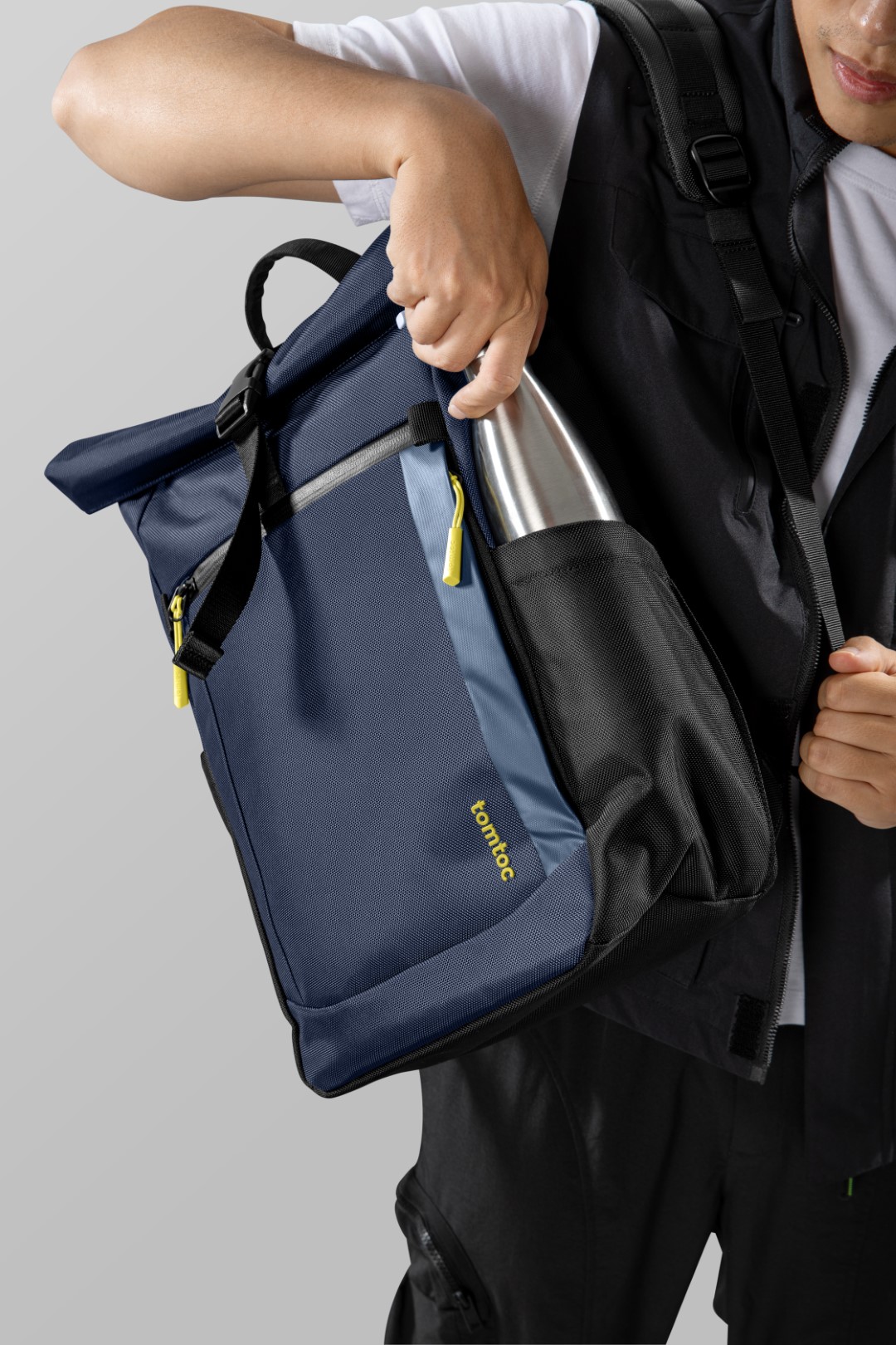 Balo Du Lịch Laptop 15.6 Inch TOMTOC DAYPACK T61 Dành Cho MacBook 16 Inch Sức Chứa 23L - tại Balonation.vn