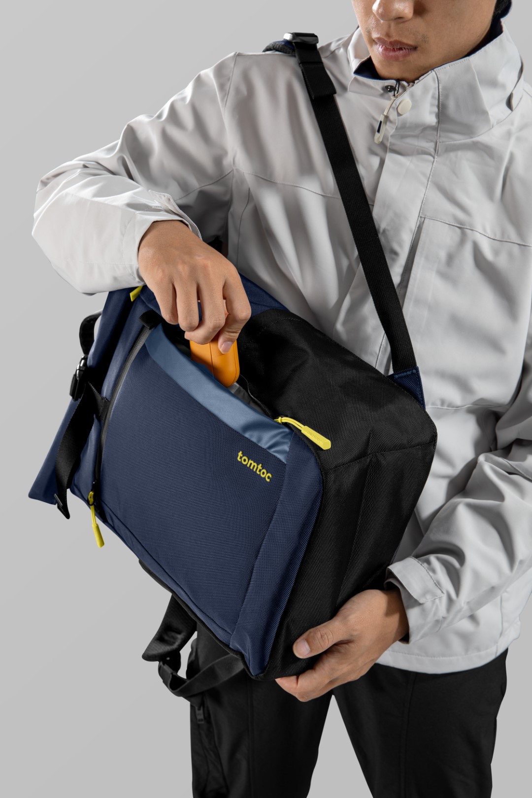 Balo Du Lịch Laptop 15.6 Inch TOMTOC DAYPACK T61 Dành Cho MacBook 16 Inch Sức Chứa 23L - tại Balonation.vn