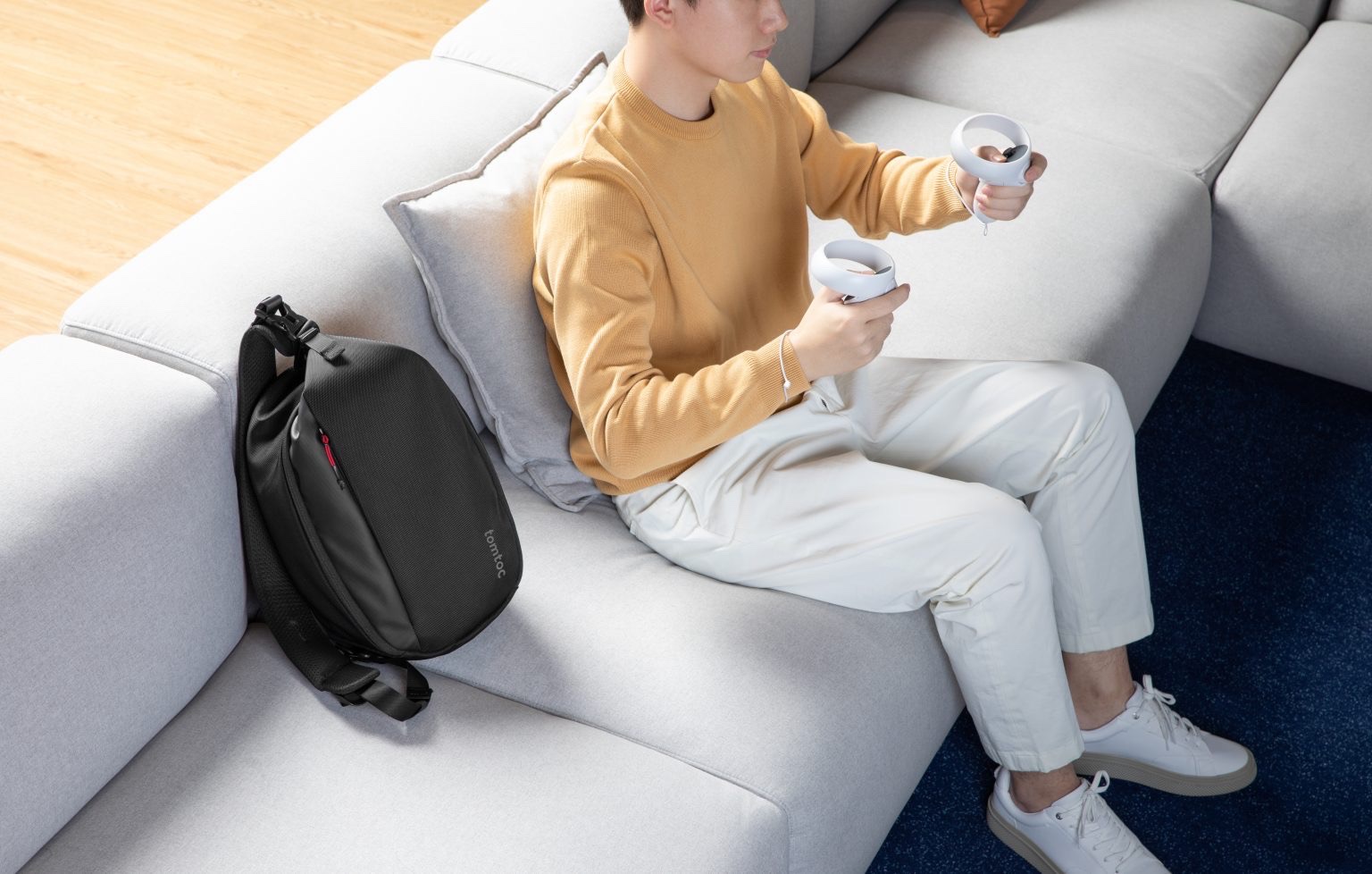 Túi Đeo Chéo TOMTOC Meta / Oculus Quest 2 Sling Bag G40M1D1 (A0530D1)