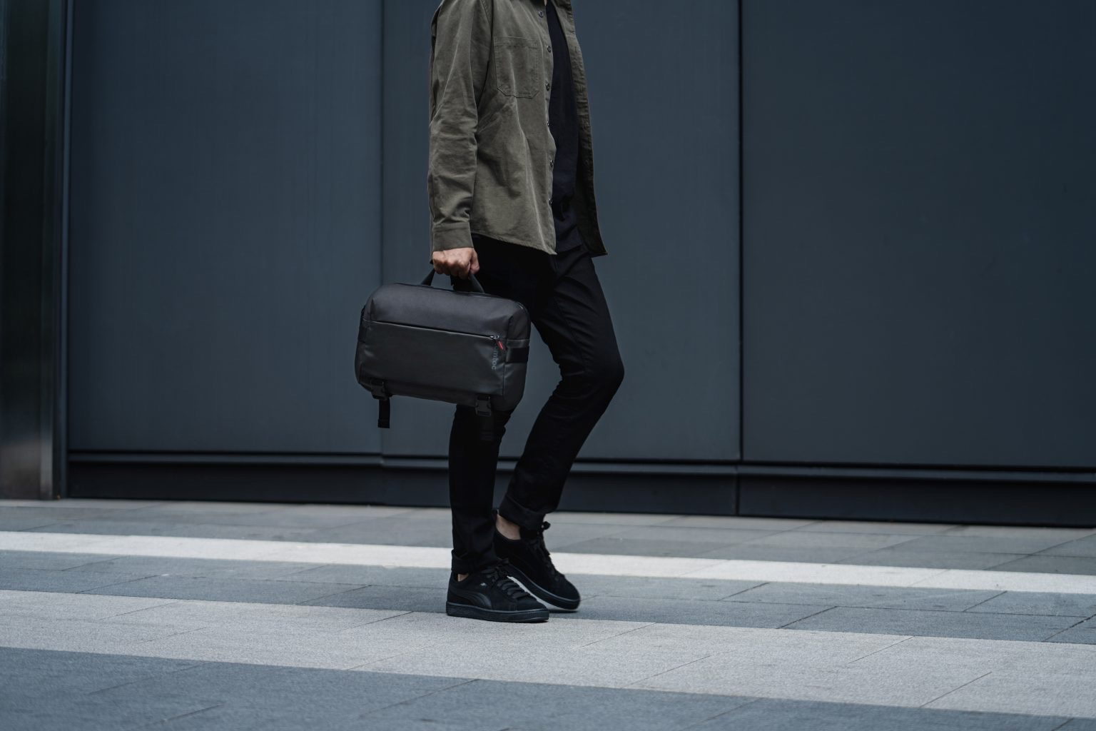 Túi Đeo Chéo TOMTOC Urban Codura Sling Bag Travel and Work 13.3 - 14.2 inch T21L1D1