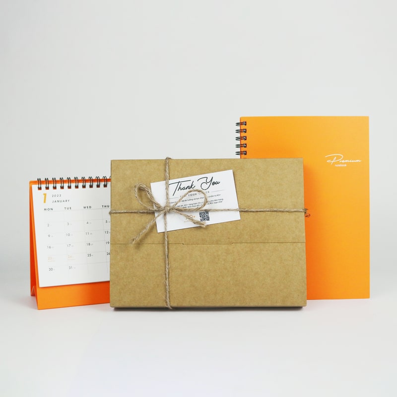 Combo Quà Tặng 3 (Lịch Để Bàn, Sổ tay A5)