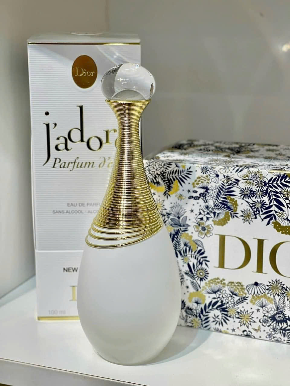 Giới thiệu Top 5 Nước Hoa Kinh Điển Không Bao Giờ Lỗi Thời