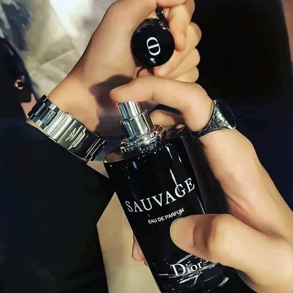 Đánh giá Nước Hoa Dior Sauvage: Được Yêu Thích Vì Lý Do Gì?