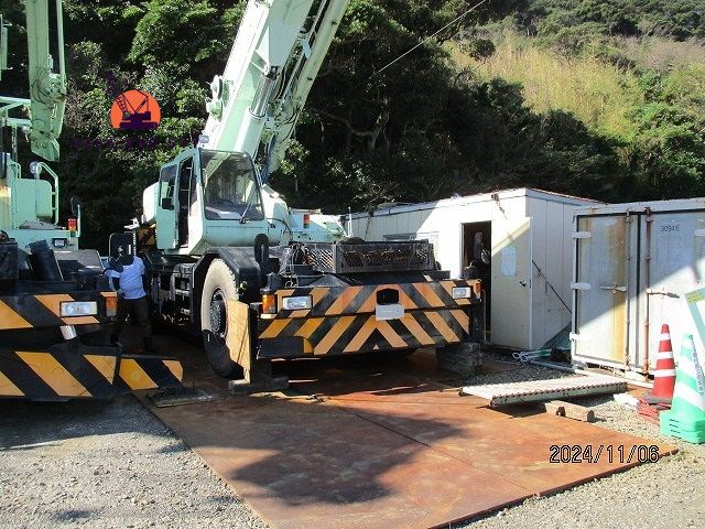 Xe cẩu bánh lốp 45 tấn Kobelco RK450-2 (1993) nhập khẩu từ Nhật Bản