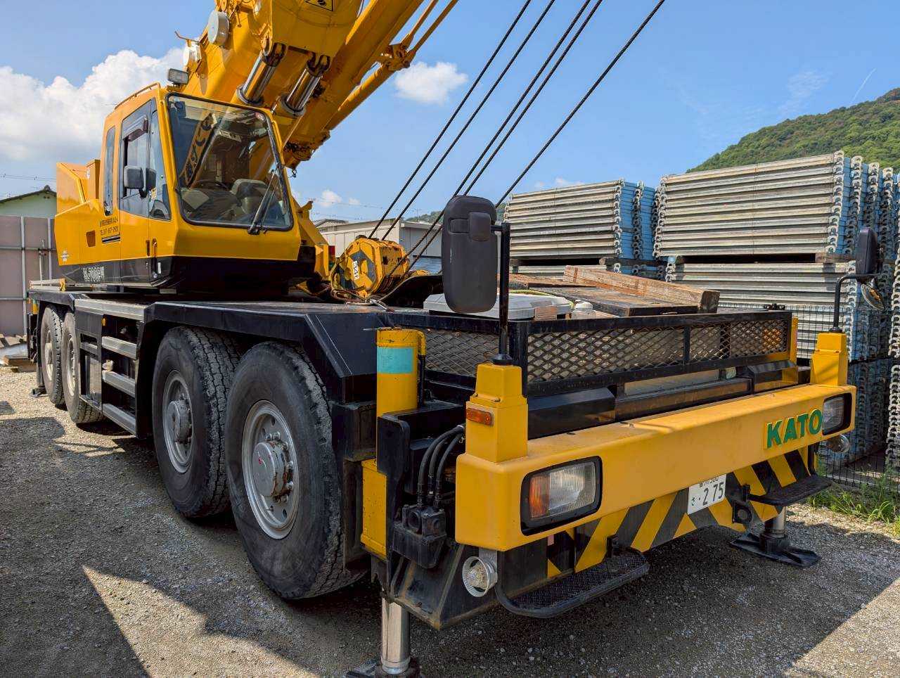 Xe cẩu bánh lốp 70 tấn Kato KR70H-L (2012) nhập Nhật Bản