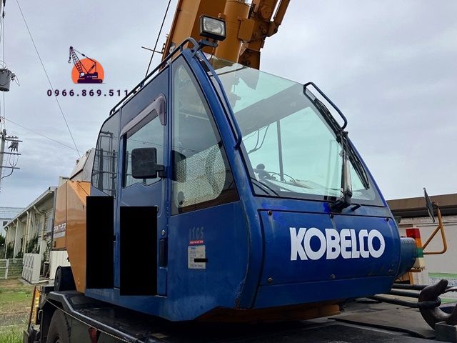 Xe cẩu bánh lốp 25 tấn kobelco RK250-6 (2007) nhập khẩu từ Nhật Bản