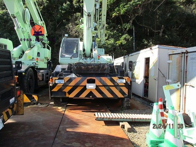 Xe cẩu bánh lốp 45 tấn Kobelco RK450-2 (1993) nhập khẩu từ Nhật Bản