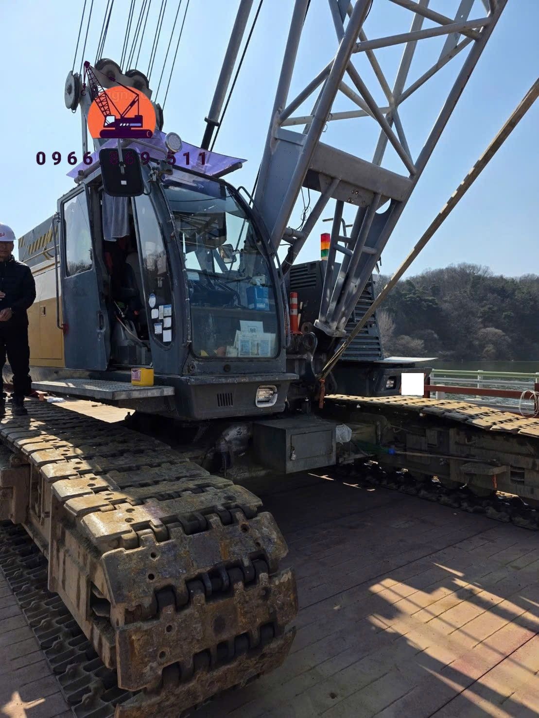 Xe cẩu bánh xích 70 tấn Sumitomo SC700 (1996) nhập khẩu từ Hàn Quốc