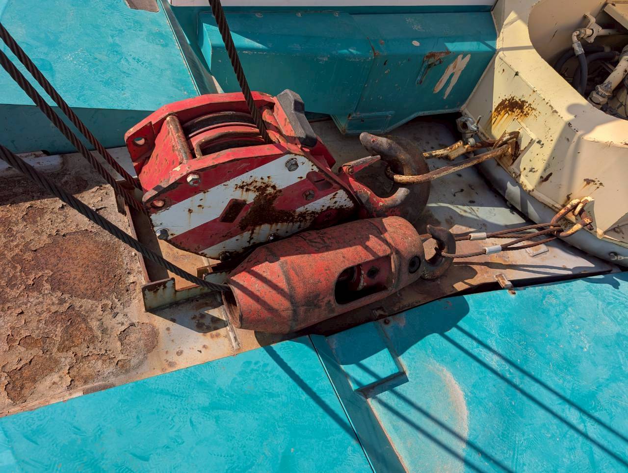 Xe cẩu bánh lốp 50 tấn Kato KR50H-L2 (2008) nhập khẩu từ Nhật Bản