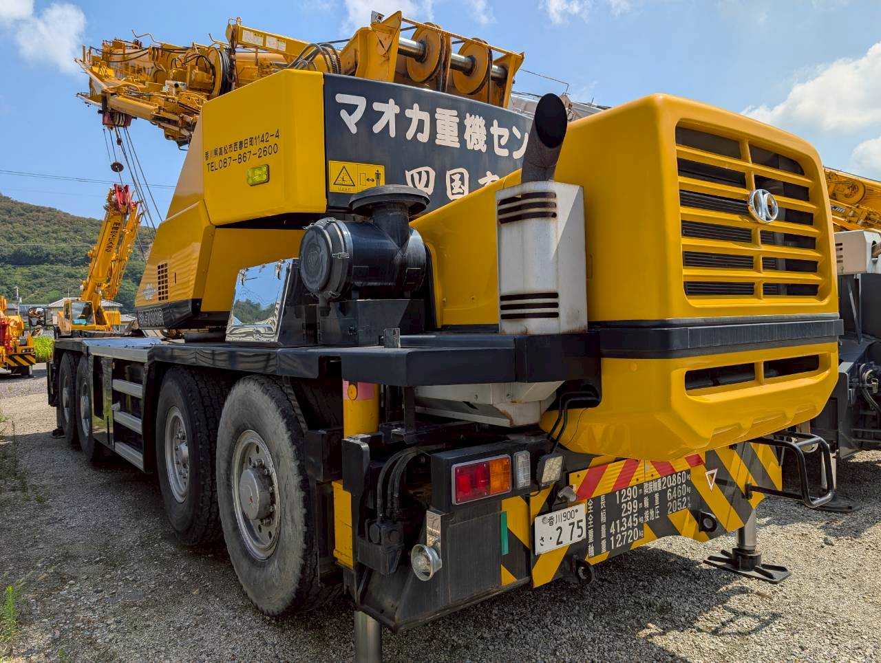 Xe cẩu bánh lốp 70 tấn Kato KR70H-L (2012) nhập Nhật Bản