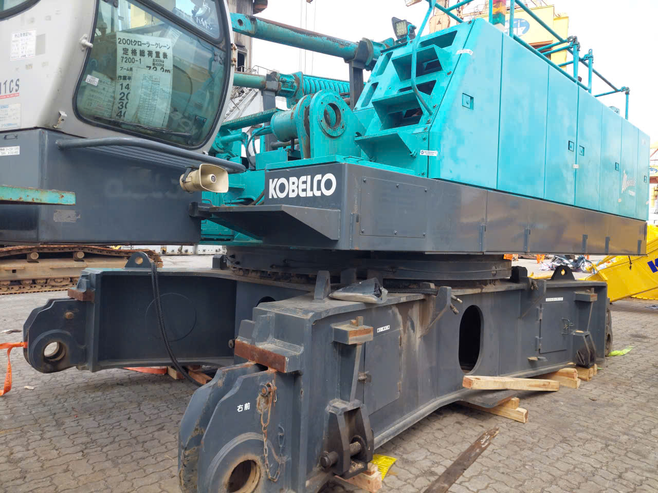 Xe cẩu xích 200 tấn Kobelco 7200 (2000) nhập từ Nhật Bản
