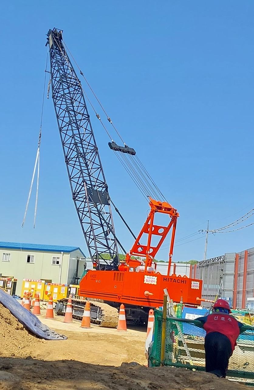 Xe cẩu bánh xích 60 tấn Hitachi KH230-3 (1994) nhập khẩu từ Hàn Quốc