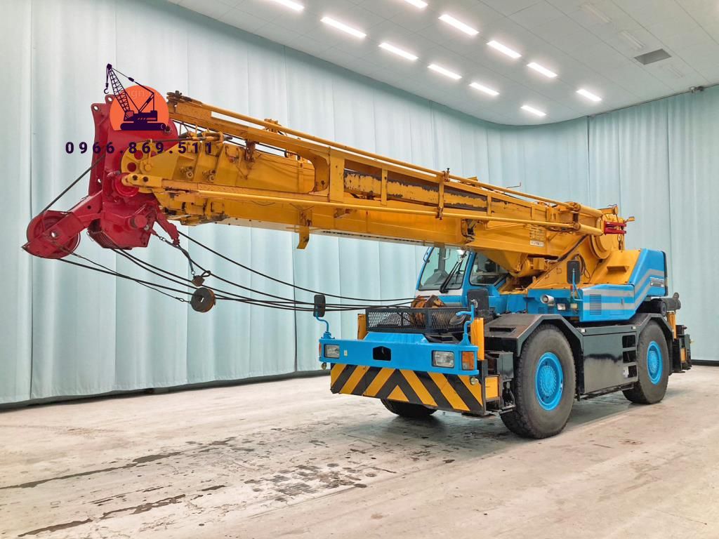 Xe cẩu bánh lốp 25 tấn Kobelco RK250-5 (2001) nhập khẩu Nhật Bản