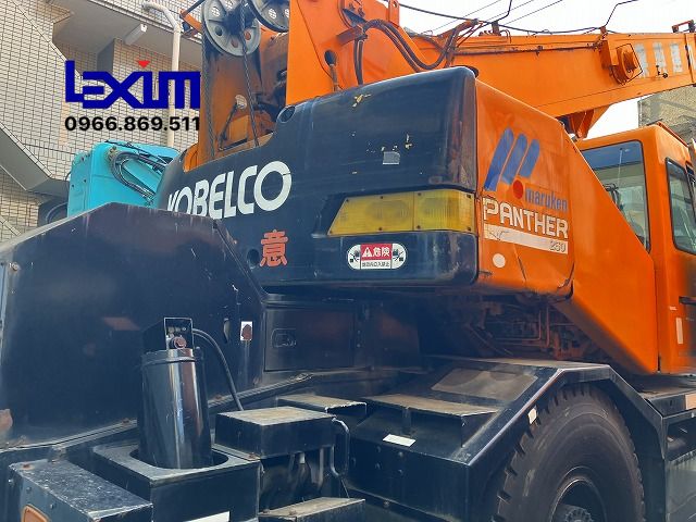 Xe cẩu bánh lốp 25 tấn Kobelco RK250-5 (1998) nhập khẩu từ Nhật Bản