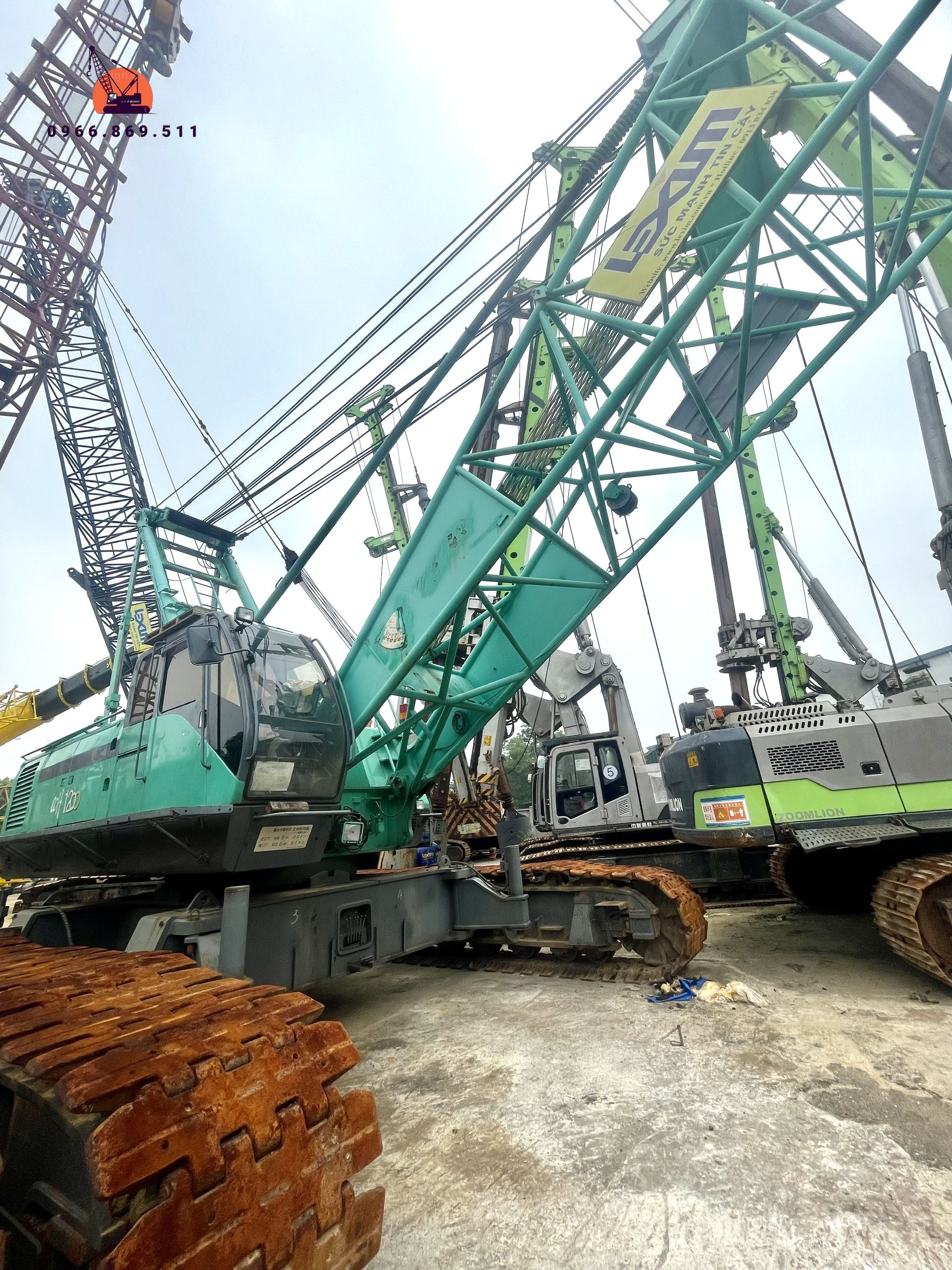 Xe cẩu bánh xích 120 tấn IHI CCH1200 - 260
