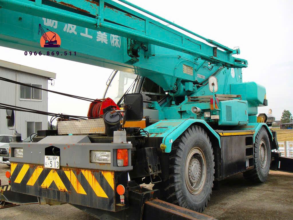 Xe cẩu bánh lốp 25 tấn Kobelco RK250-3 (1997) nhập khẩu từ Nhật Bản