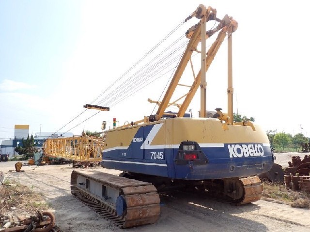 Xe cẩu bánh xích 45 tấn Kobelco 7045 (1997) nhập khẩu từ Nhật Bản