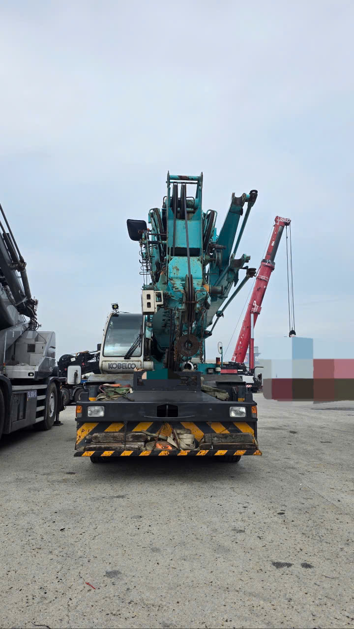 Xe cẩu bánh lốp 50 tấn Kobelco RK500 (1997) nhập khẩu từ Hàn Quốc