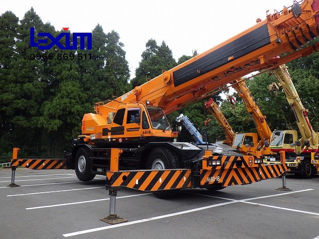 Xe cẩu bánh lốp 60 tấn Tadano GR-600N-1 (2006) nhập khẩu từ Nhật Bản