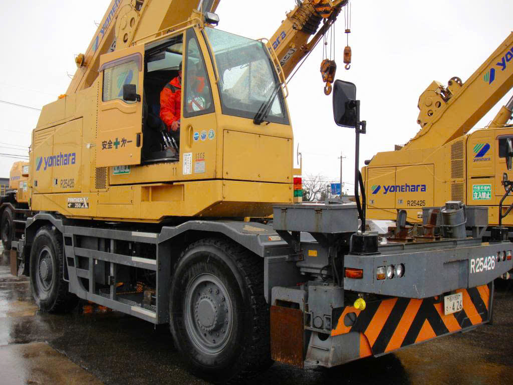 Xe cẩu bánh lốp 25 tấn Kobelco RK250-7 (2011) nhập khẩu từ Nhật Bản