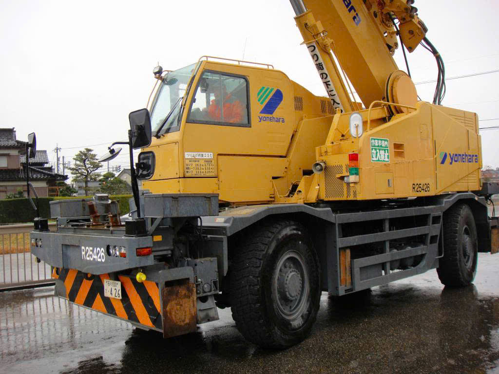 Xe cẩu bánh lốp 25 tấn Kobelco RK250-7 (2011) nhập khẩu từ Nhật Bản