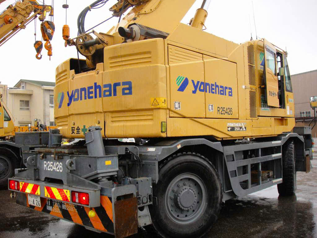 Xe cẩu bánh lốp 25 tấn Kobelco RK250-7 (2011) nhập khẩu từ Nhật Bản