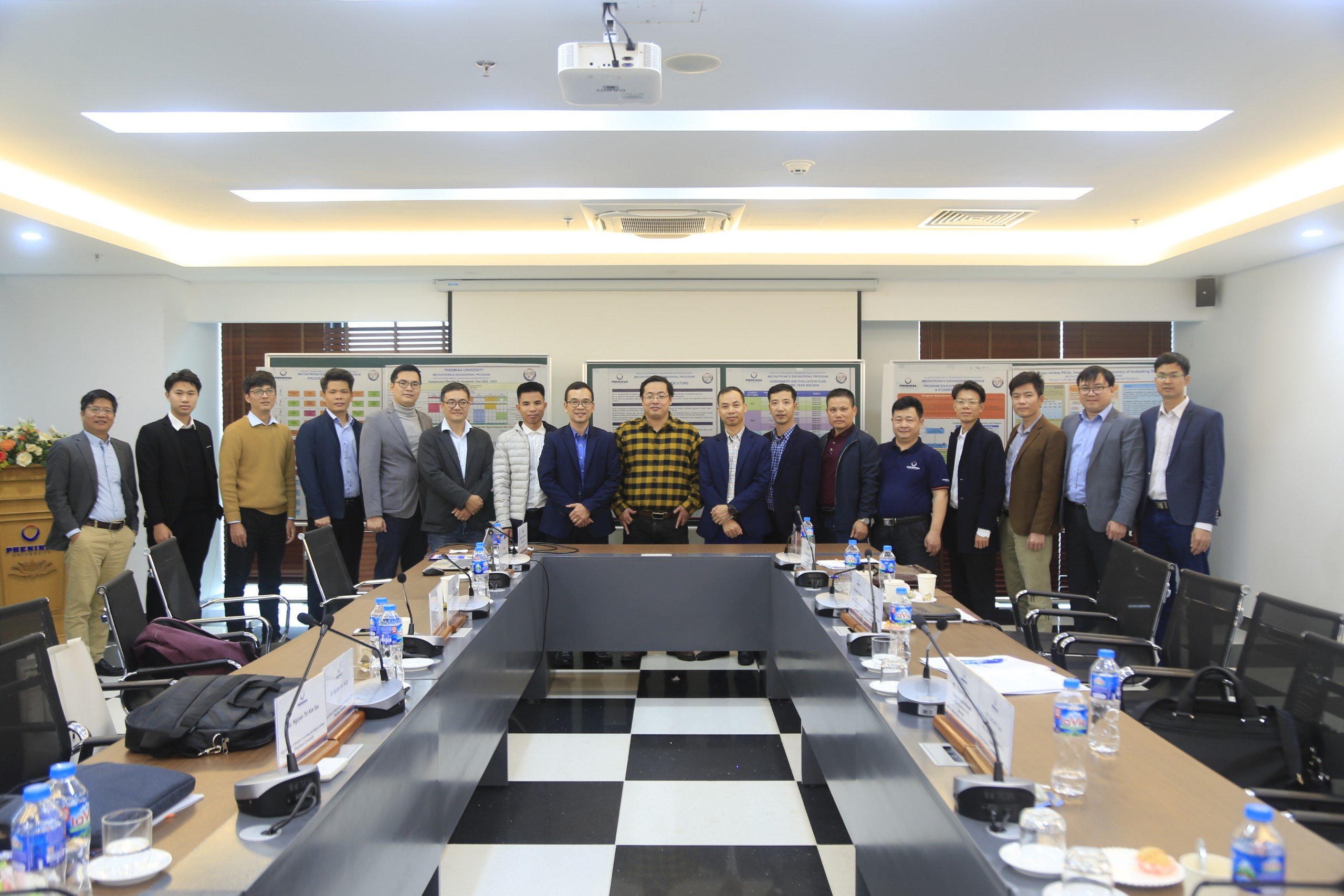 Phenikaa tổ chức buổi họp Ban cố vấn doanh nghiệp thường niên năm 2023