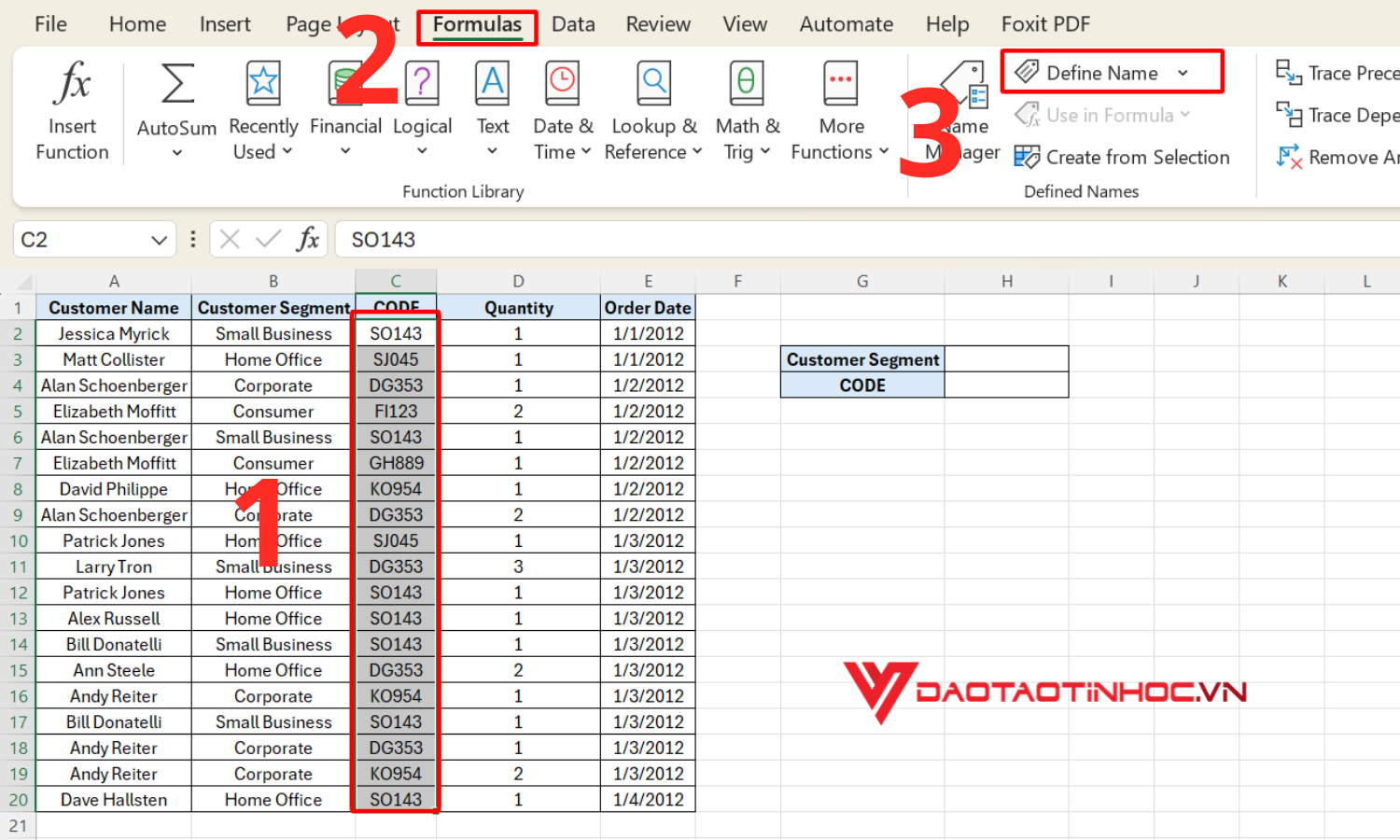 Bôi đen toàn bộ cột CODE. Sau đó, chọn thẻ Formulas rồi chọn Define Name