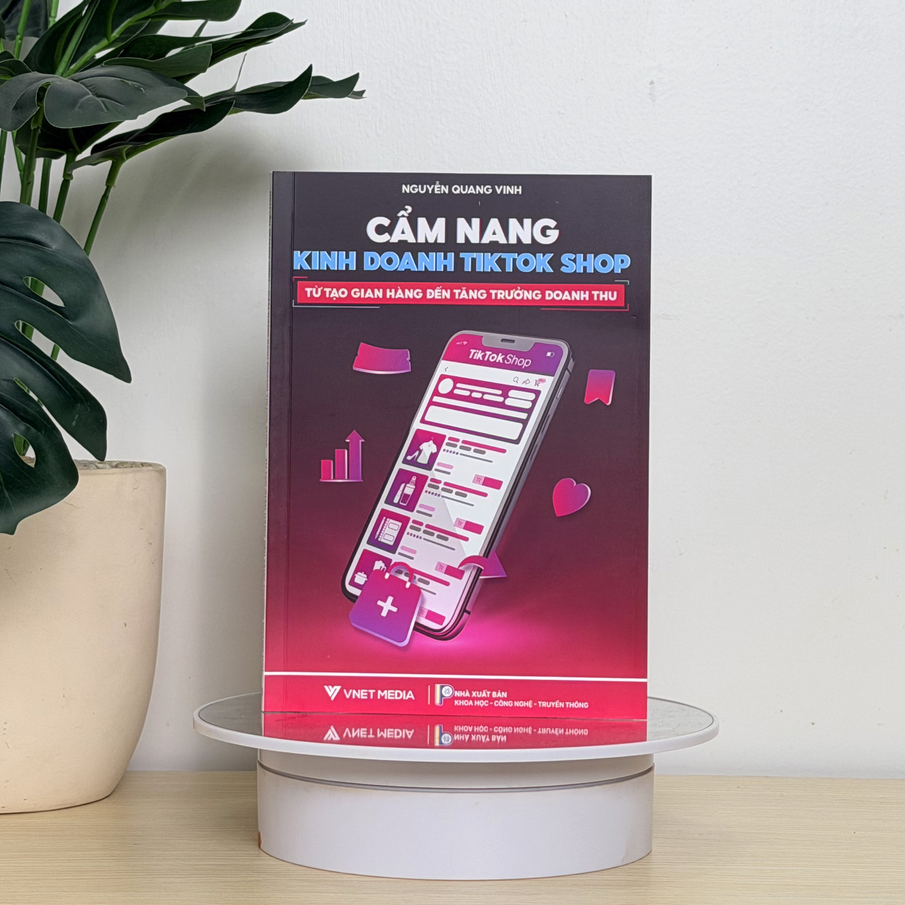 Sách Cẩm Nang Kinh Doanh Tiktok Shop Từ Tạo Gian Hàng Đến Tăng Trưởng Doanh Thu