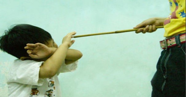 “Dạy” hay “Bạo lực” con: Đừng để việc giáo dục trẻ trở thành hành vi vi phạm pháp luật