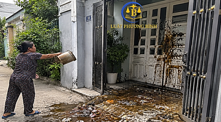 Ném chất bẩn vào nhà người khác sẽ bị xử phạt như thế nào?