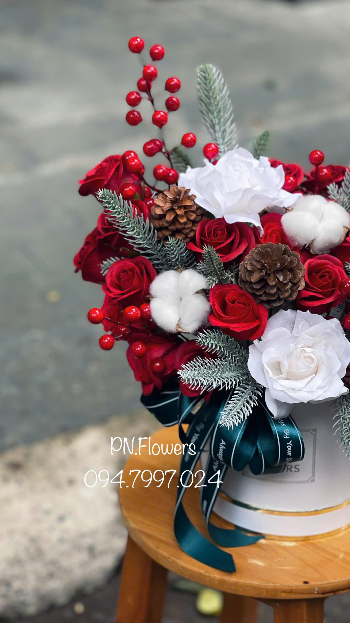 Chậu Hoa Sáp Noel 30 Bông Mix