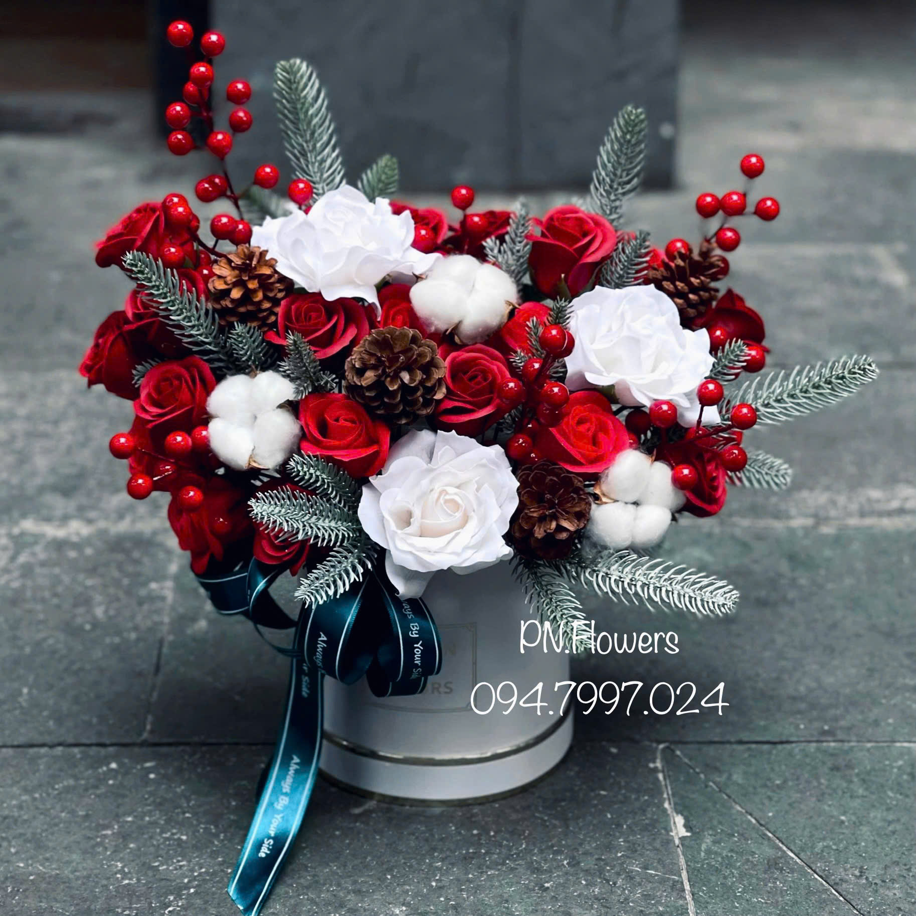 Chậu Hoa Sáp Noel 30 Bông Mix