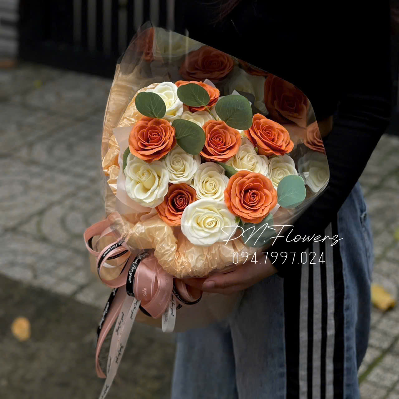 Bó Hoa Sáp 15 Bông Ecudor Tone Cam