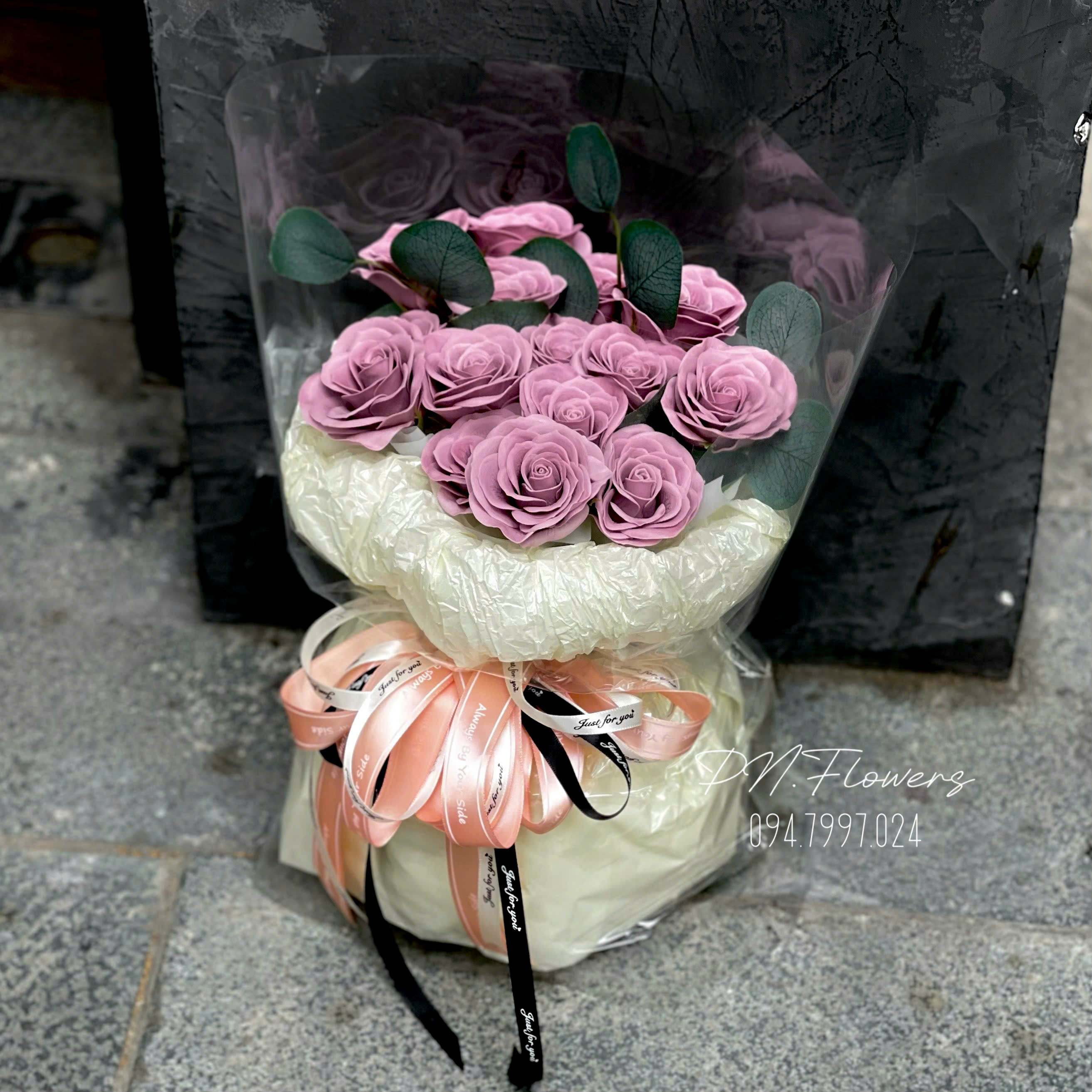 Bó Hoa Sáp 15 Bông Ecudor Hồng Môn