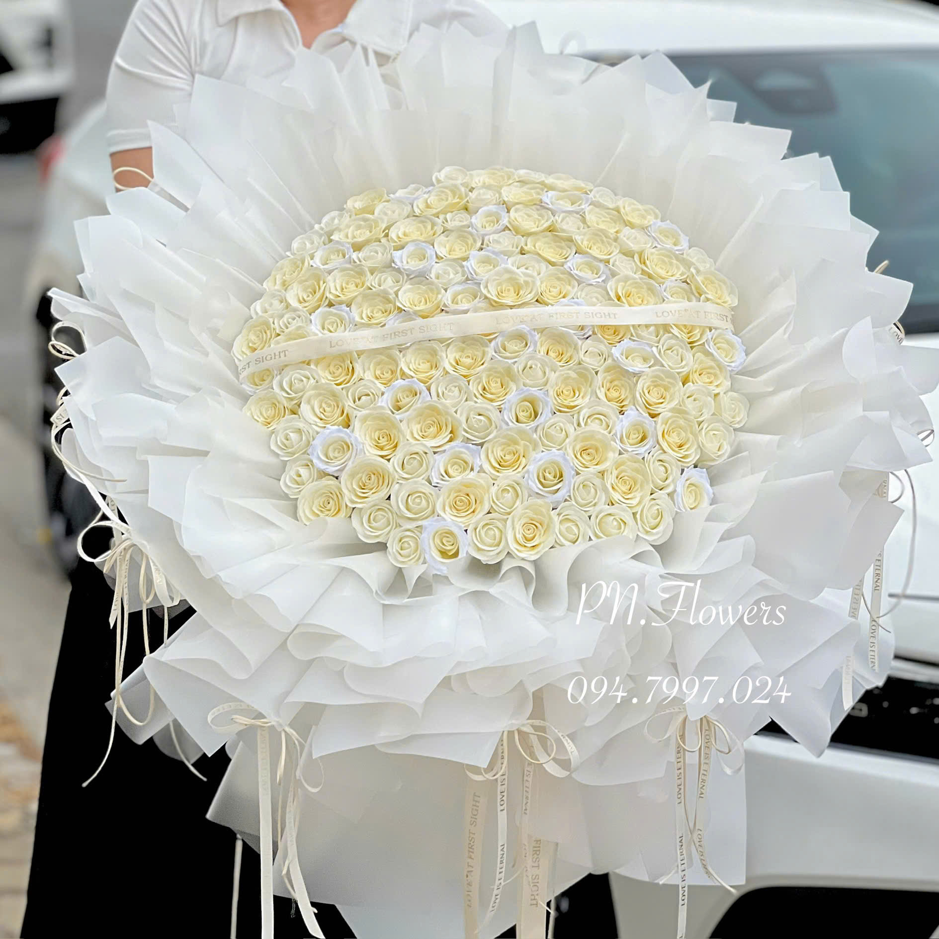 Bó Hoa Sáp Thơm 125 Bông Tone Kem Sang Trọng