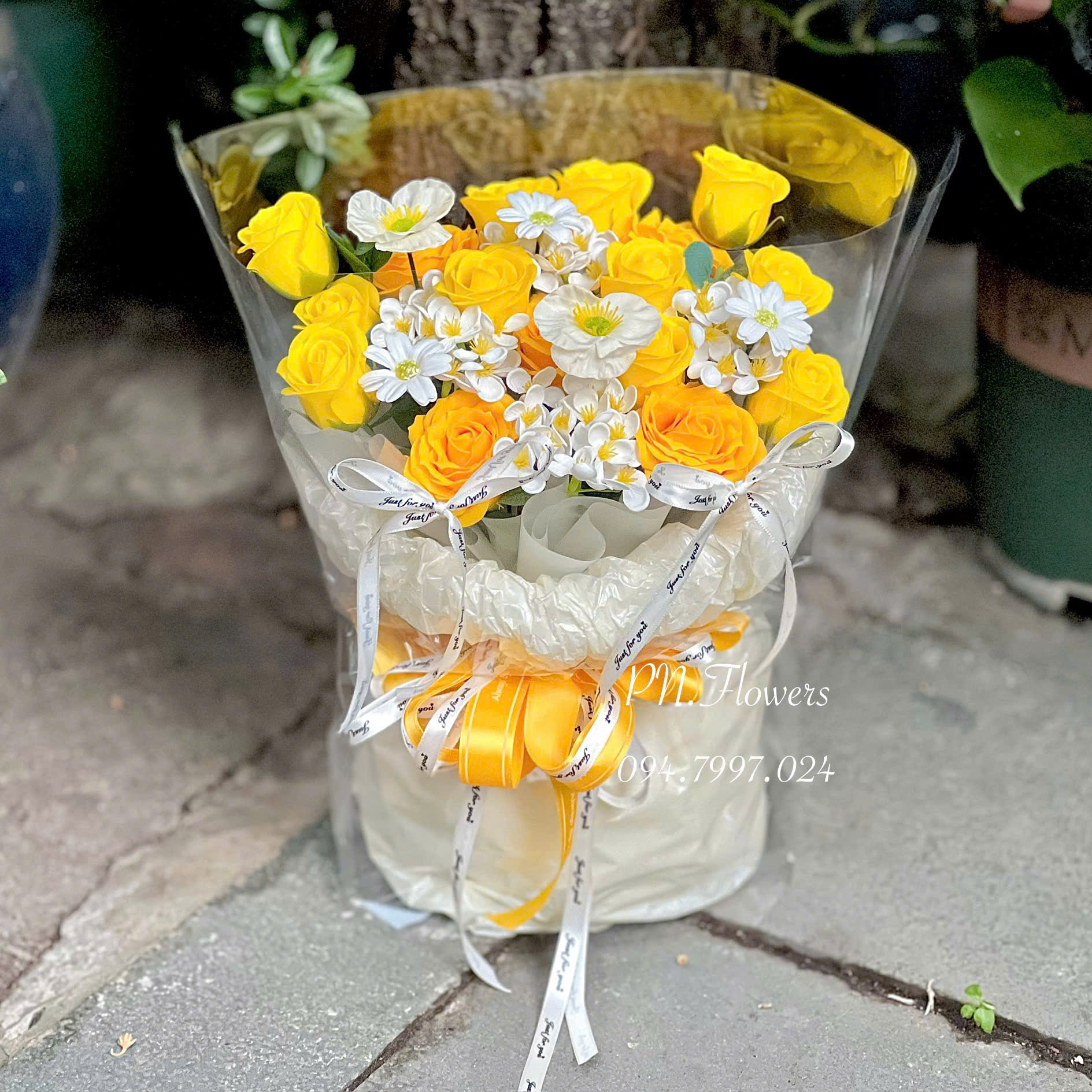 Bó Hoa Sáp Thơm 23 Bông Mix Tone Vàng