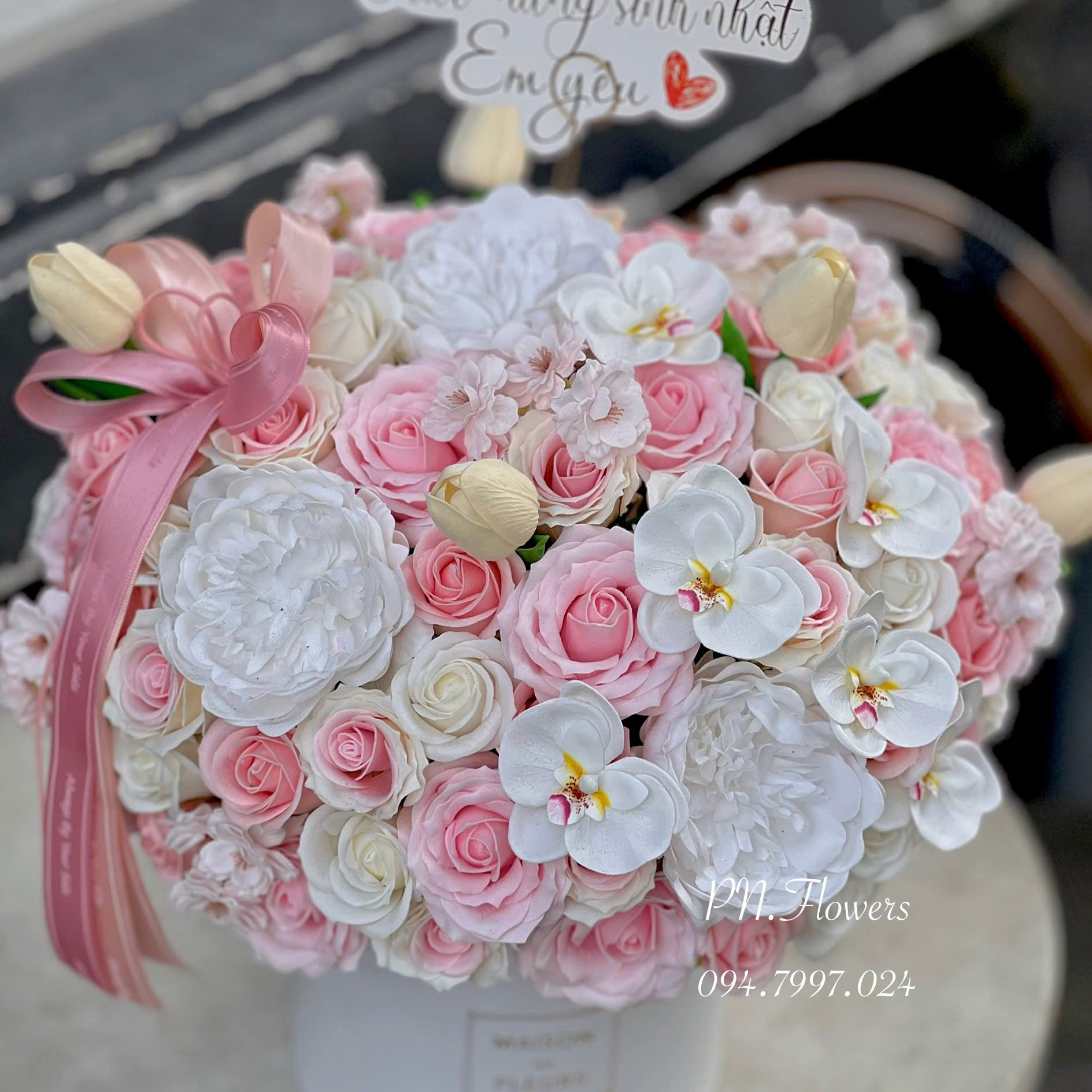 Chậu Hoa Sáp 100 Bông Tone Hồng Mix Lan