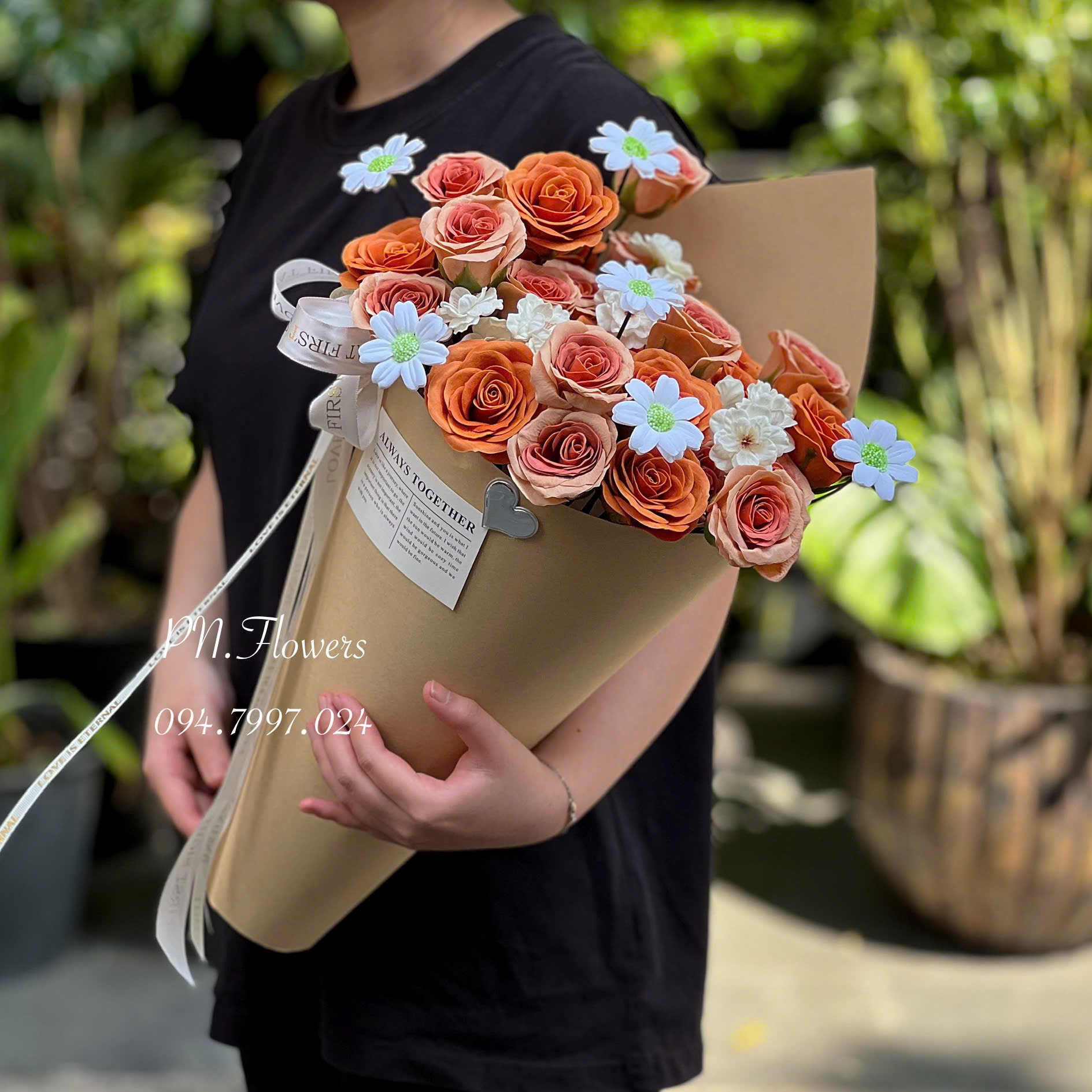 Bó Hoa Sáp Ốc Quế Tone Cam