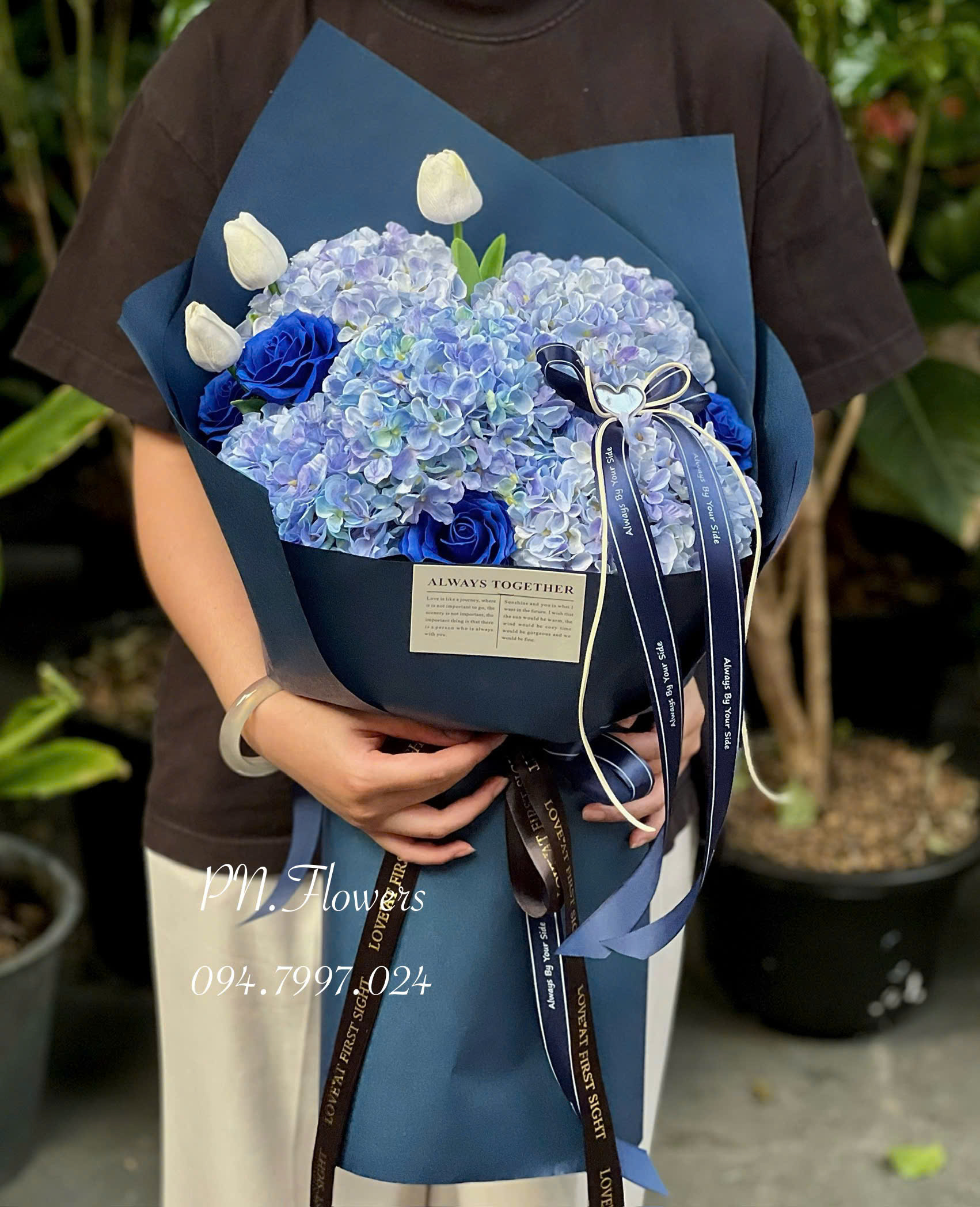 Bó Hoa Cẩm Tú Cầu Lụa 5 Bông Mix Tone Xanh Dương