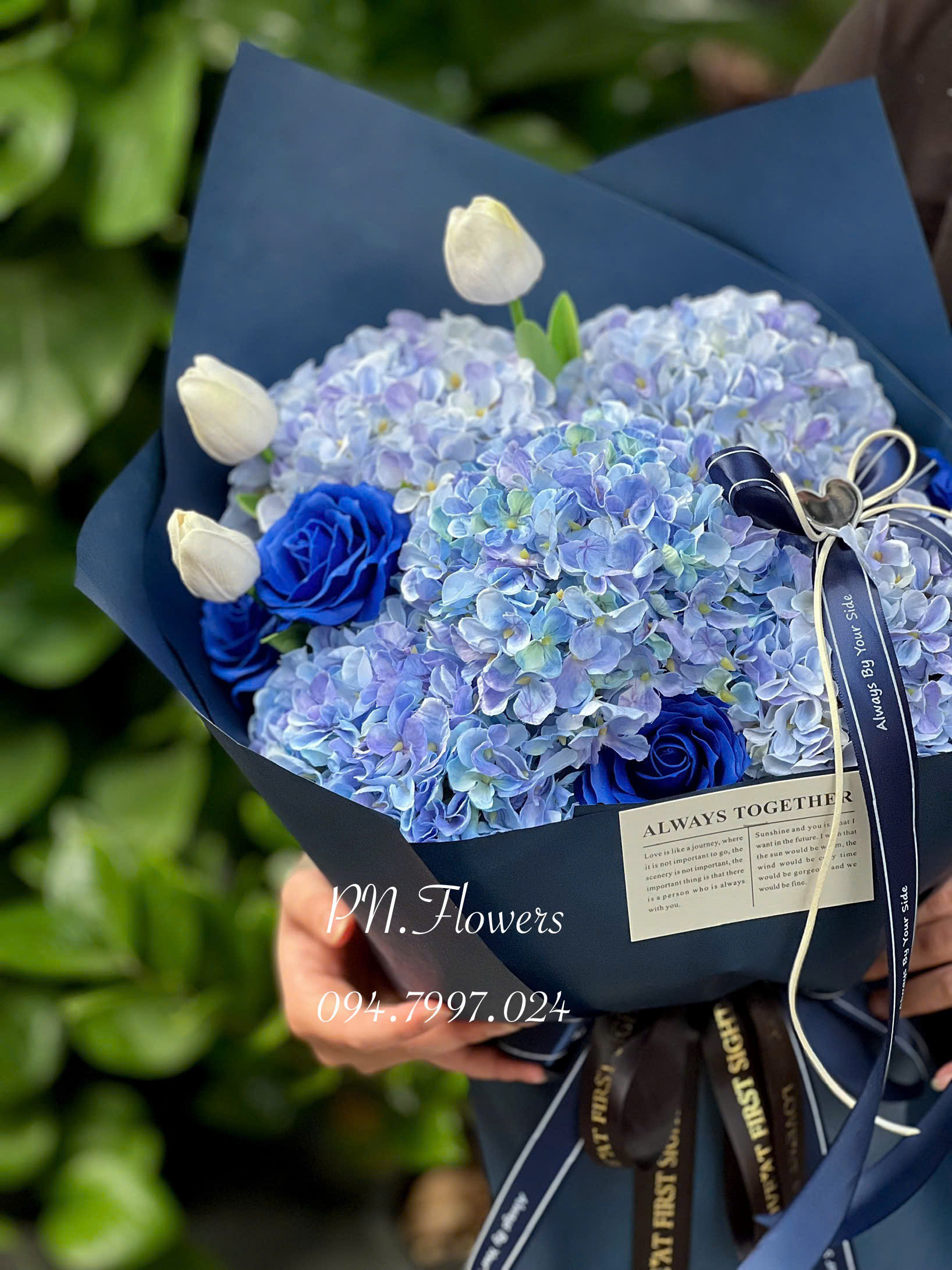 Bó Hoa Cẩm Tú Cầu Lụa 5 Bông Mix Tone Xanh Dương