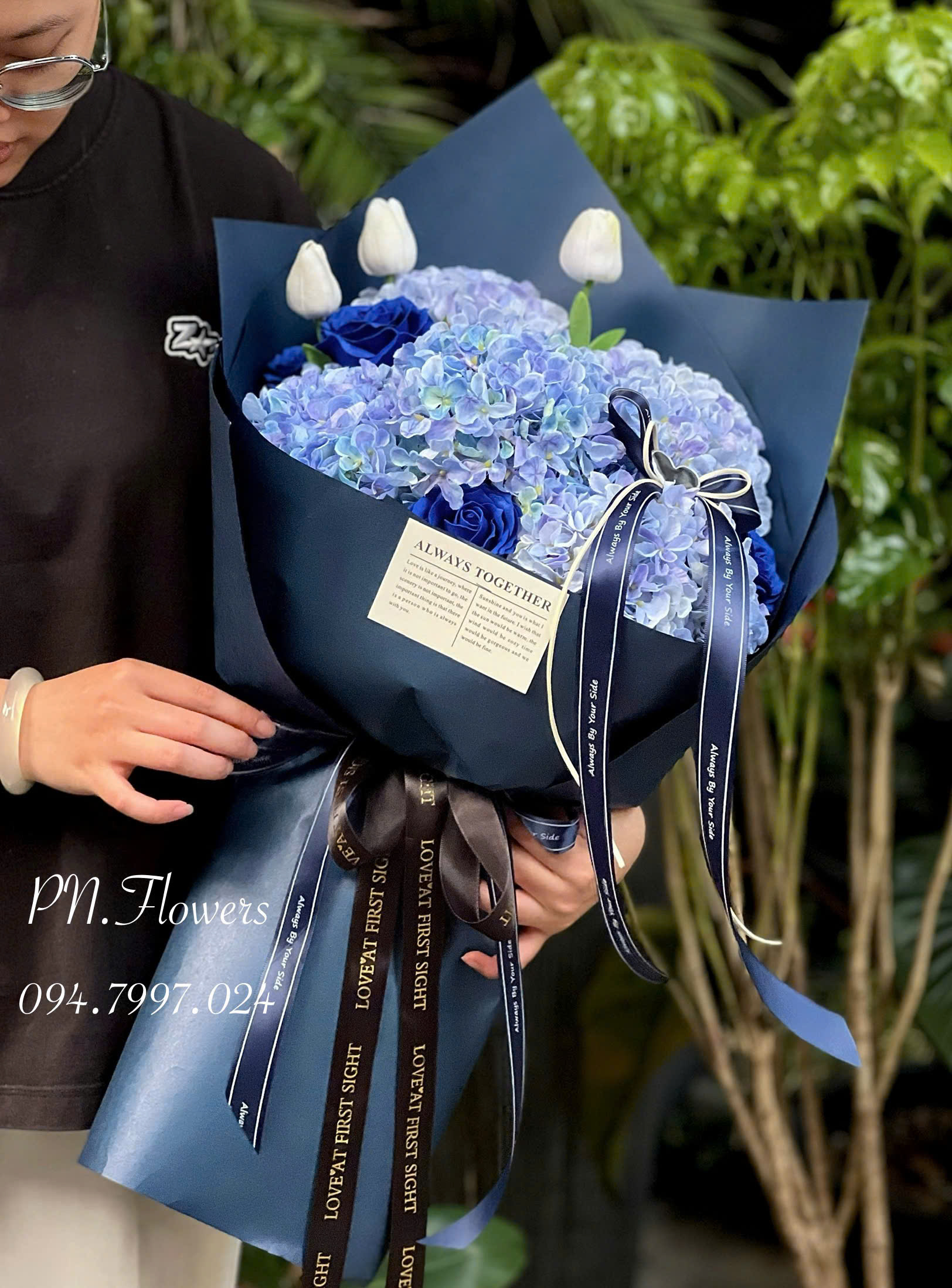 Bó Hoa Cẩm Tú Cầu Lụa 5 Bông Mix Tone Xanh Dương