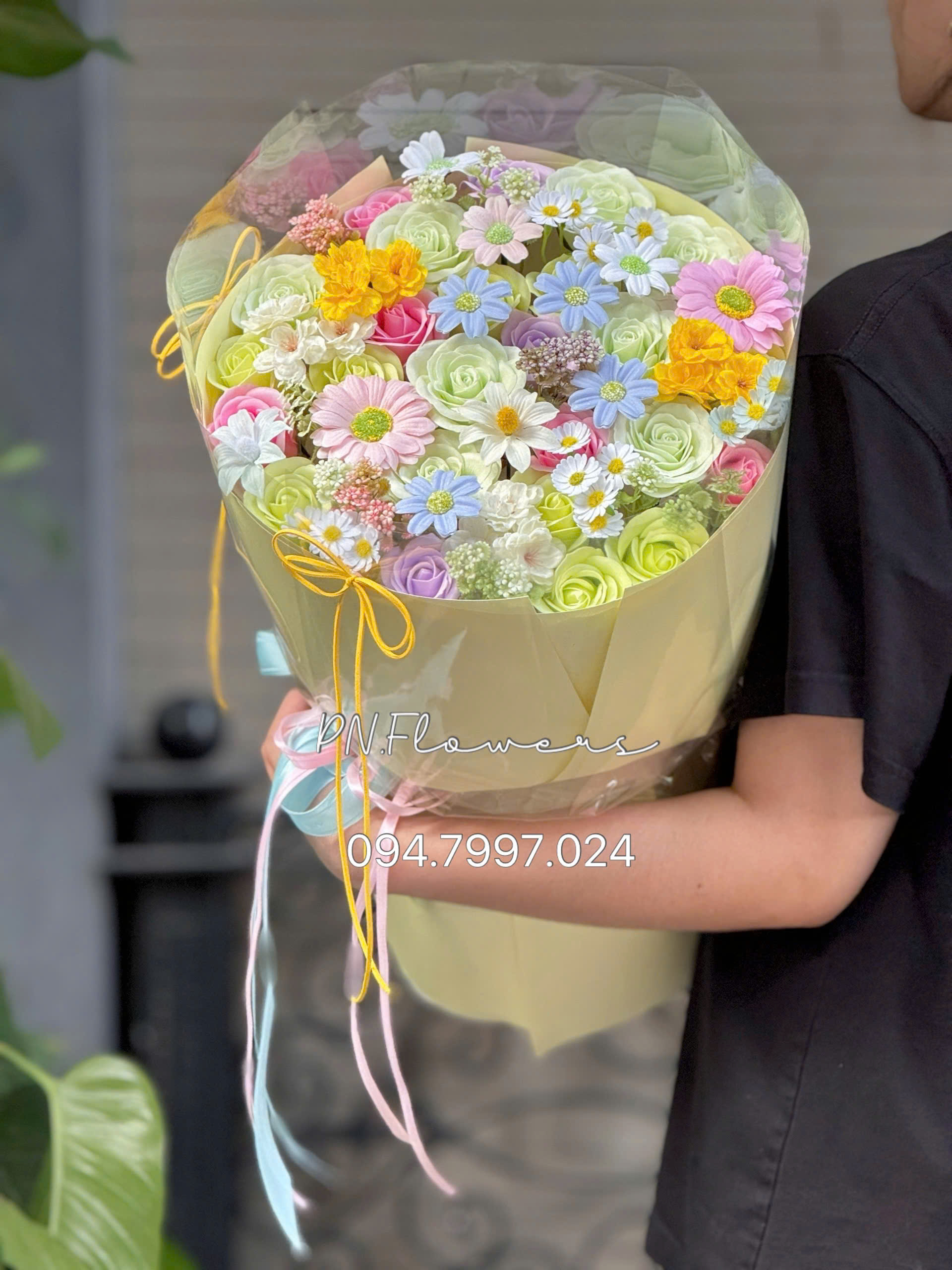 Bó Hoa Sáp Thơm 50 Bông Mix Đủ Màu