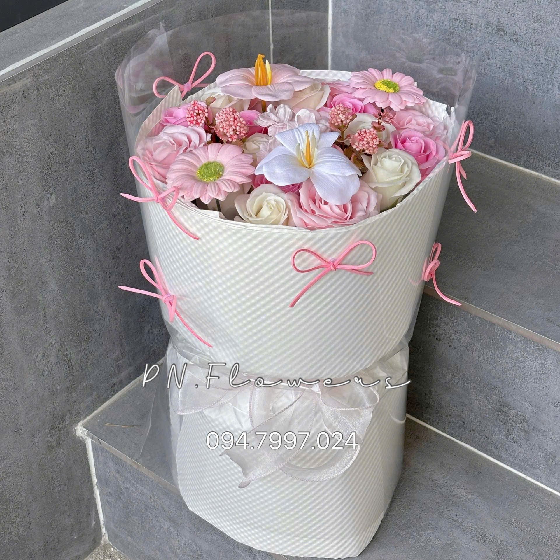 Bó Hoa Sáp Thơm Mix 23 Bông Tone Hồng Kiểu Tròn